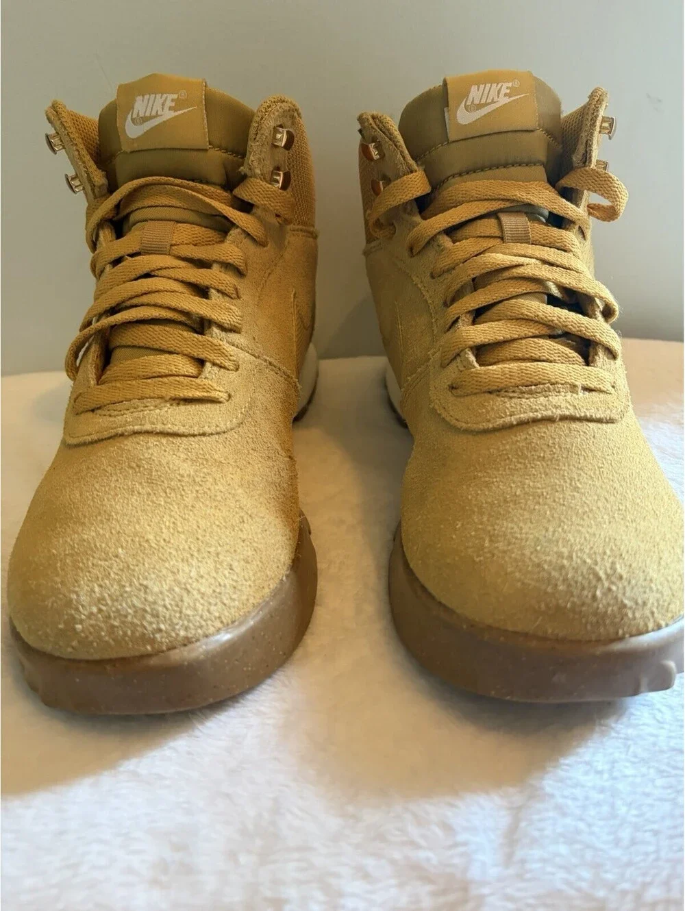 Nike Hoodland Suede Boots Wheat Golden Men's Size 8 NWOT 654888-727